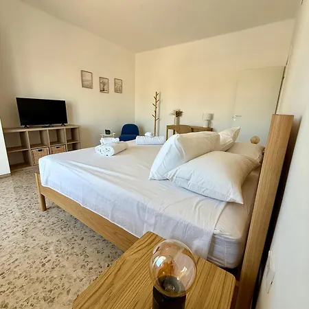 Maya - Urban Nest Holiday home Bari